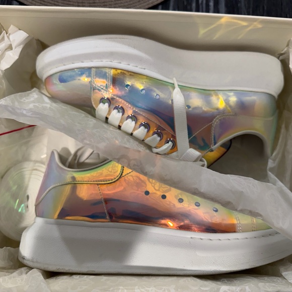 Alexander McQueen White Sneakers - Picture 4 of 11